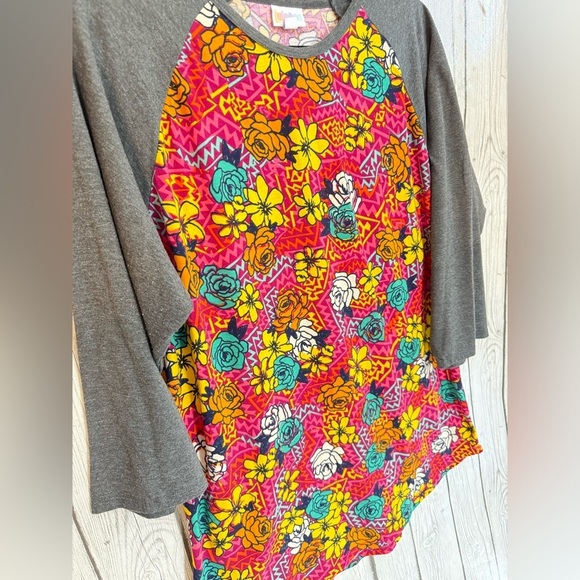 Lularoe Randy Baseball Style Shirt 3/4 Sleeve Raglan size 2XL Floral - Picture 2 of 6